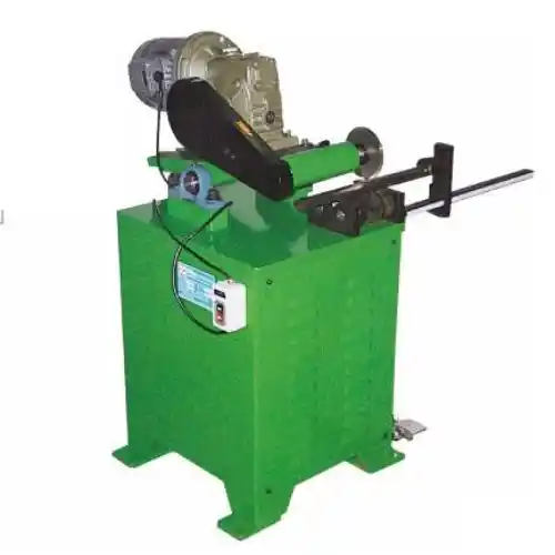 corte semi-automático de tubos (corte com serra)